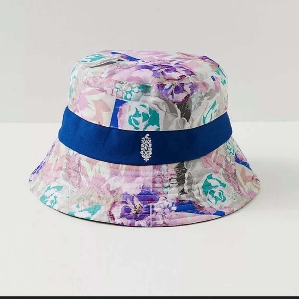 ✨NEW Free People Digital Blooms Floral Bucket Hat ✨
